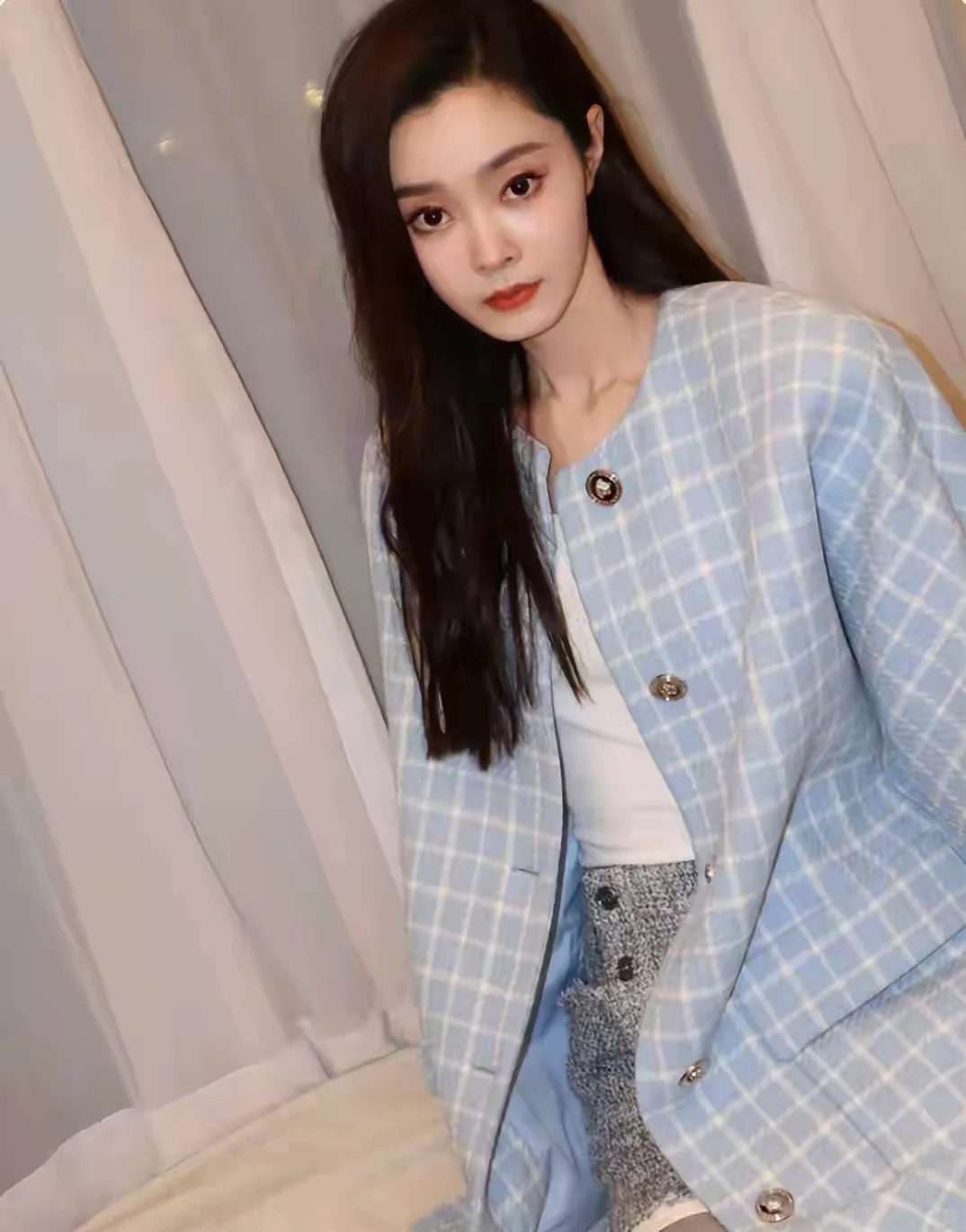 宋轶靓丽写真太妩媚了！雪肤玉貌身材曼妙性