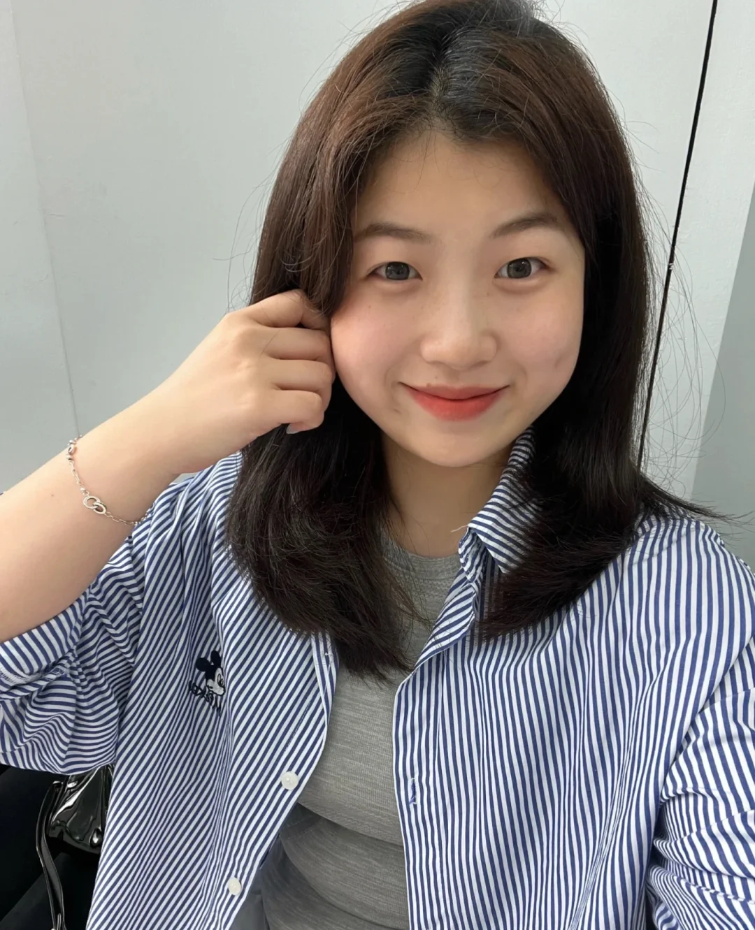 97素颜女孩、就因为不会化妆一次都没谈过！