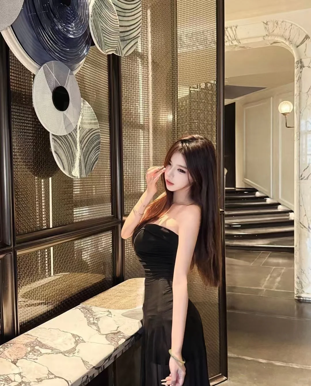 这个漫画腰臀比太令人心动了！