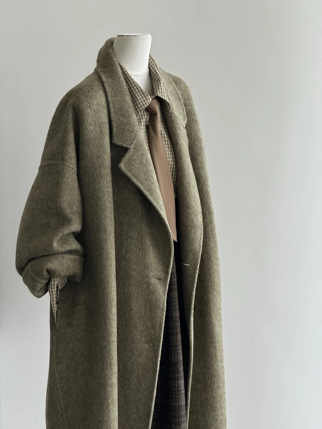 复古女孩必备的橄榄绿大衣🏈