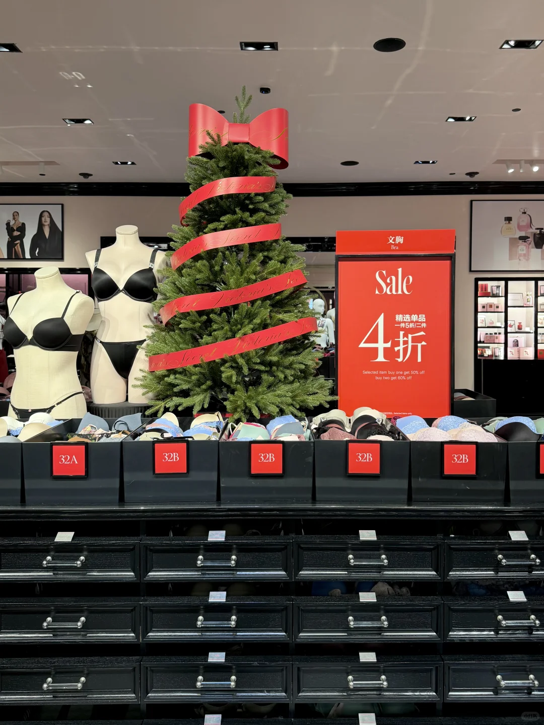 成都人都接到通知了吗！！年终3折买维密啦！！