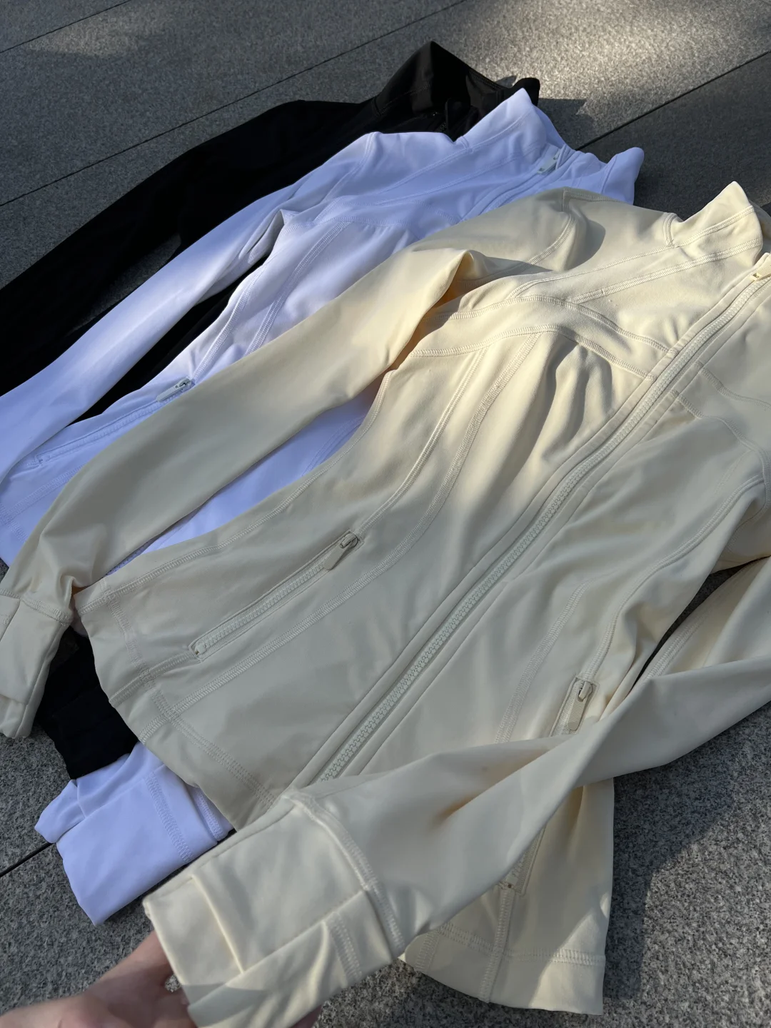 人手必备的瑜伽服你还不入手吗