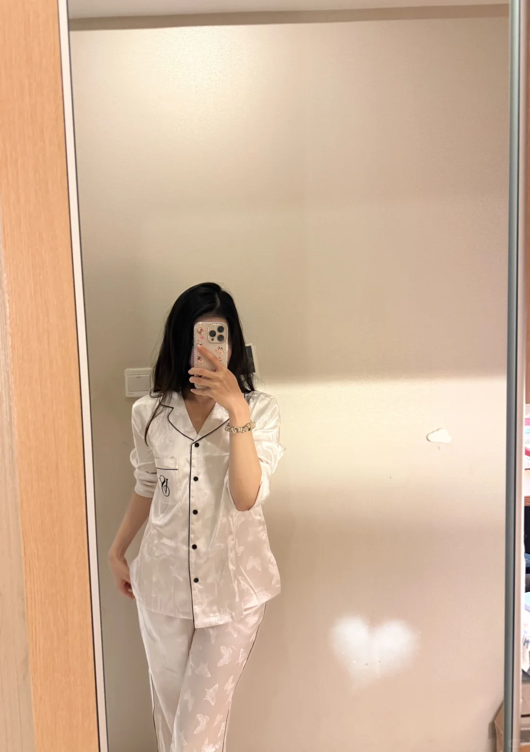 维密睡衣白蝴蝶VS白波点