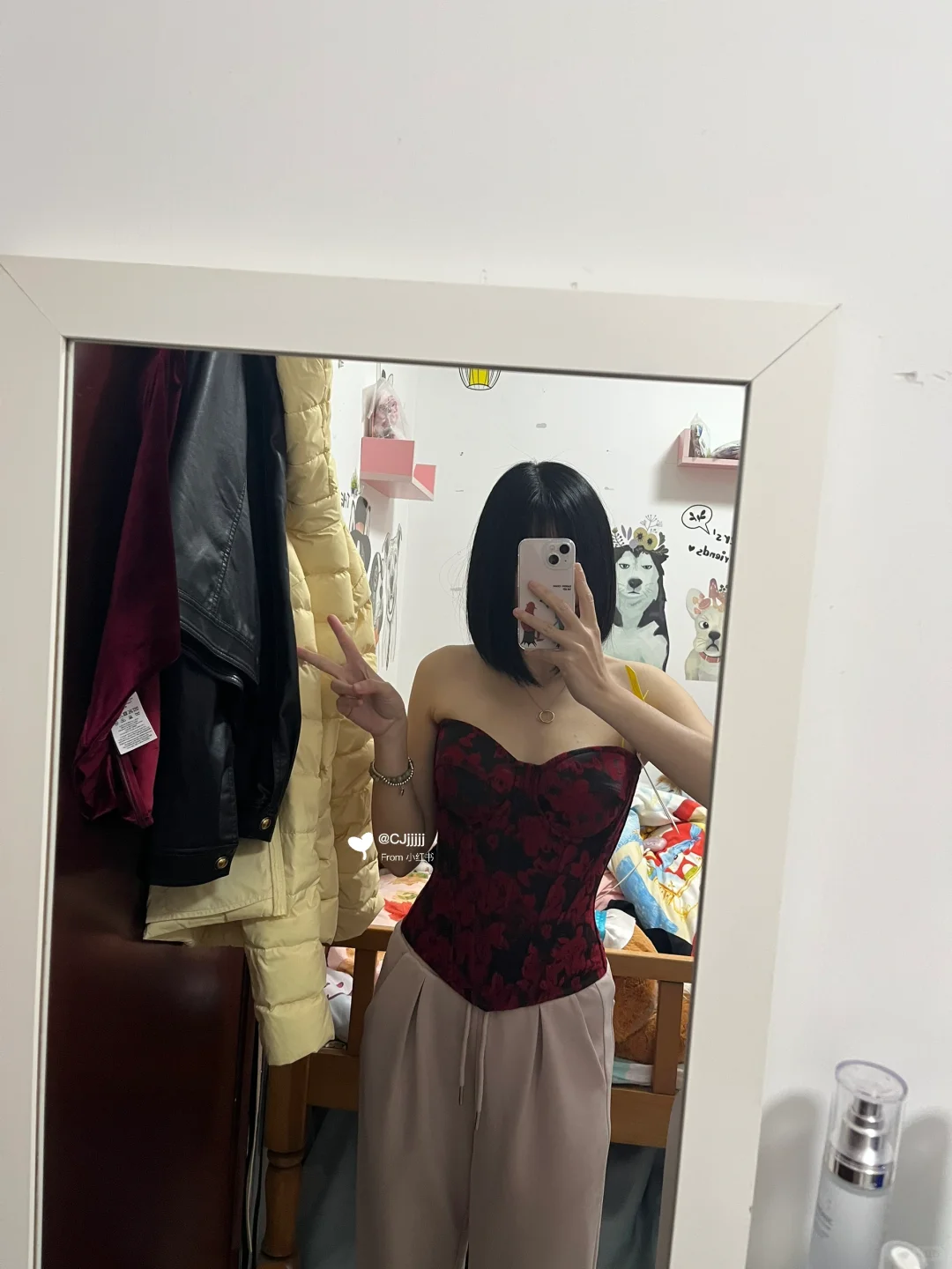 测评LANYI——红与黑气质收腰鱼骨胸衣