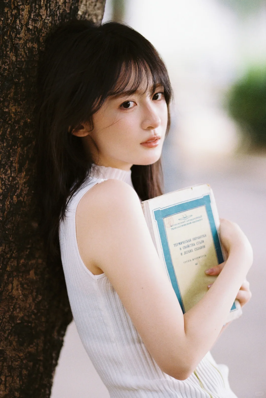 镇口老樹下 她写了半本青春📗✏️