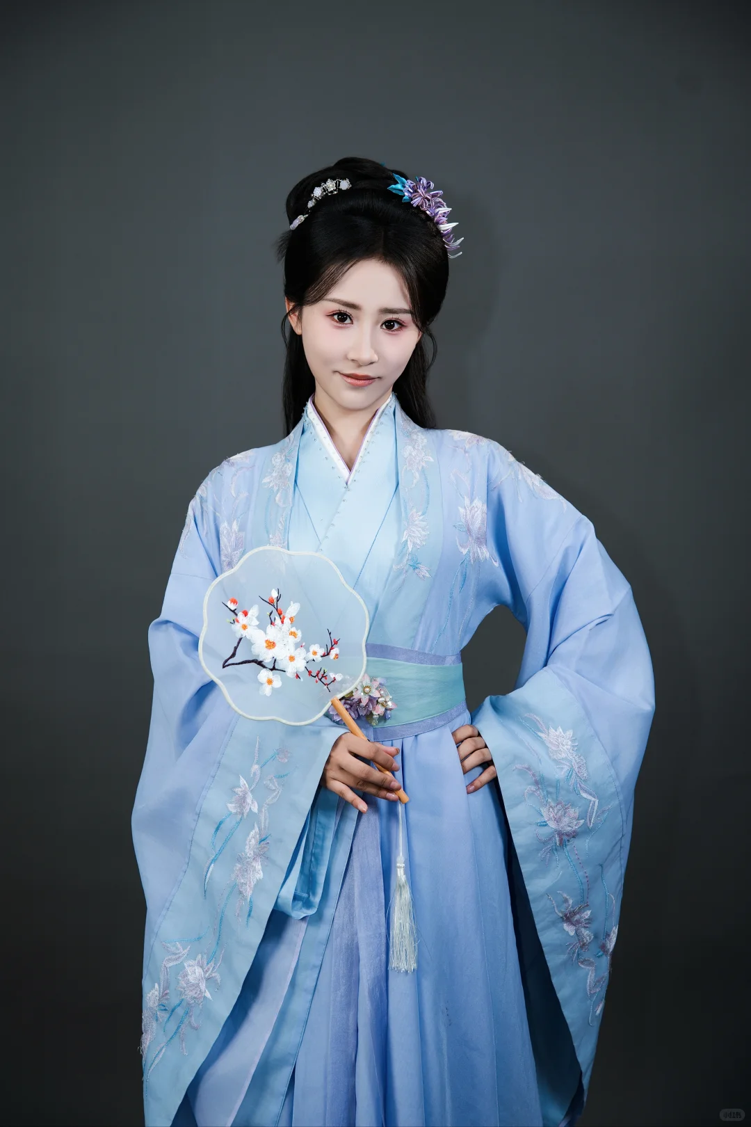 秀一波美女古风妆造