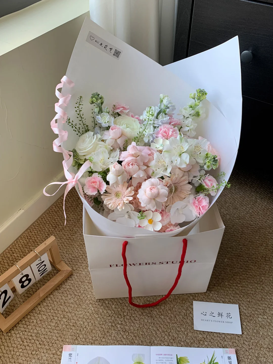 浪漫 甜美 娇嫩的粉白色花束