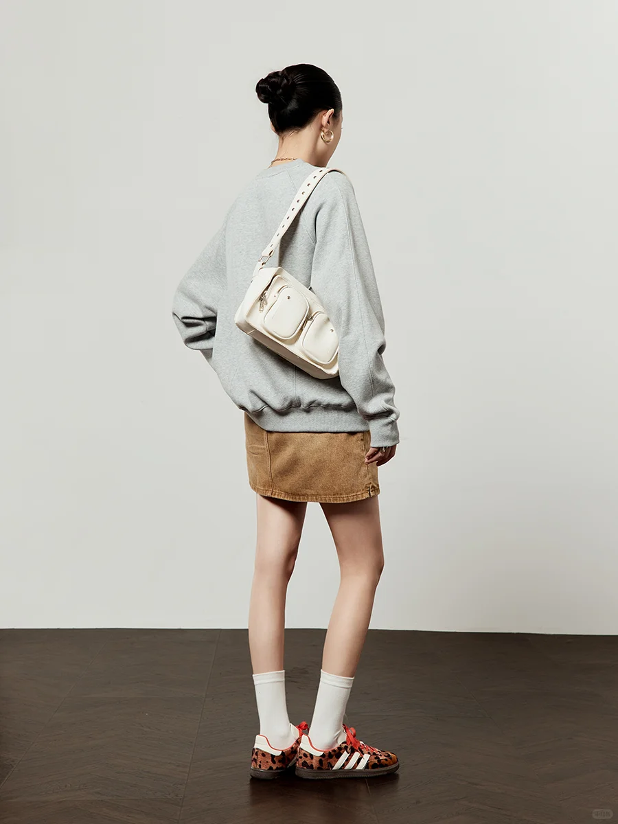 秋季穿搭 | 豹纹卫衣配牛仔裙显瘦减龄🤩