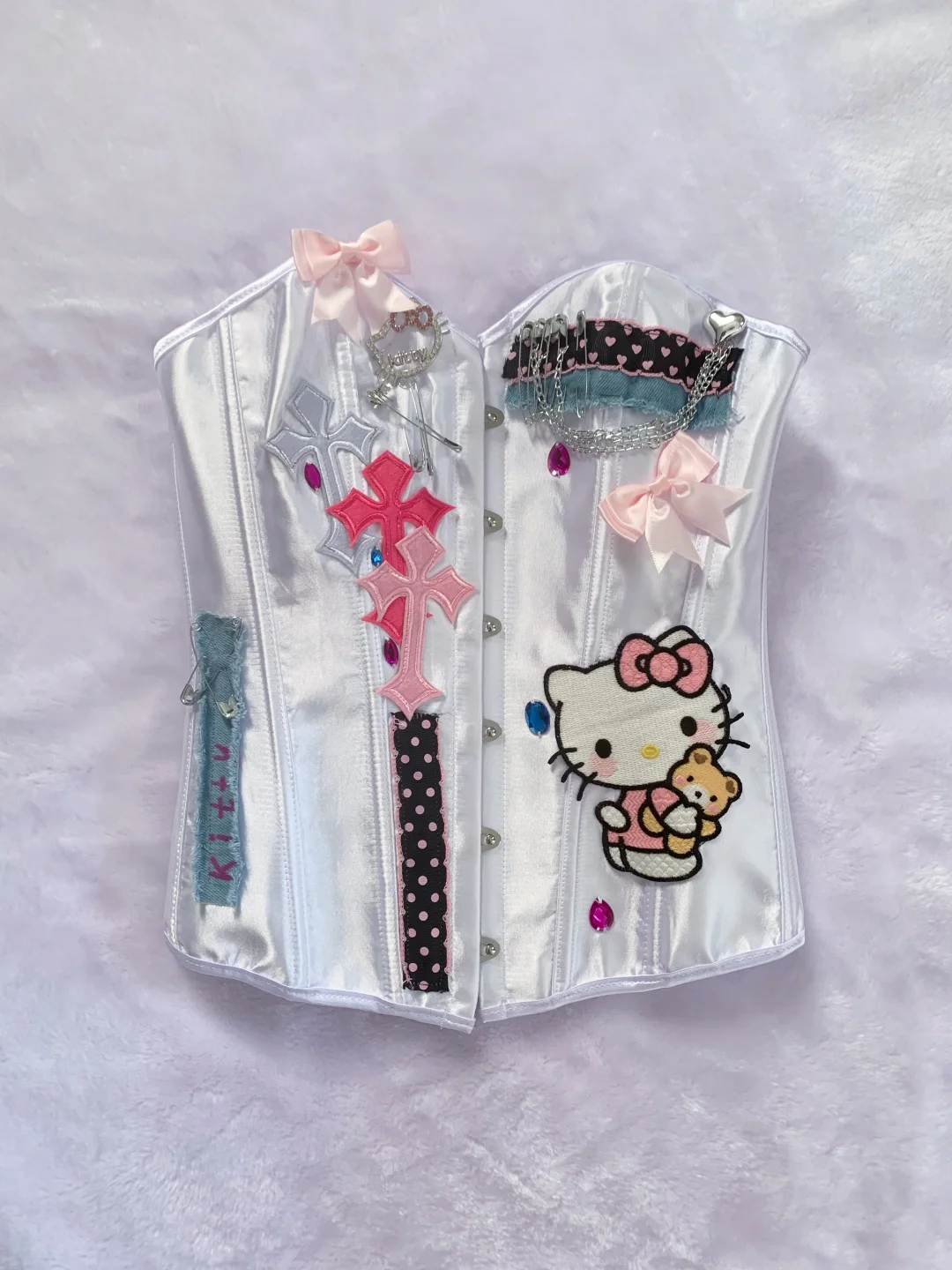 当我拥有一件原创款珠光白kitty鱼骨胸衣👗