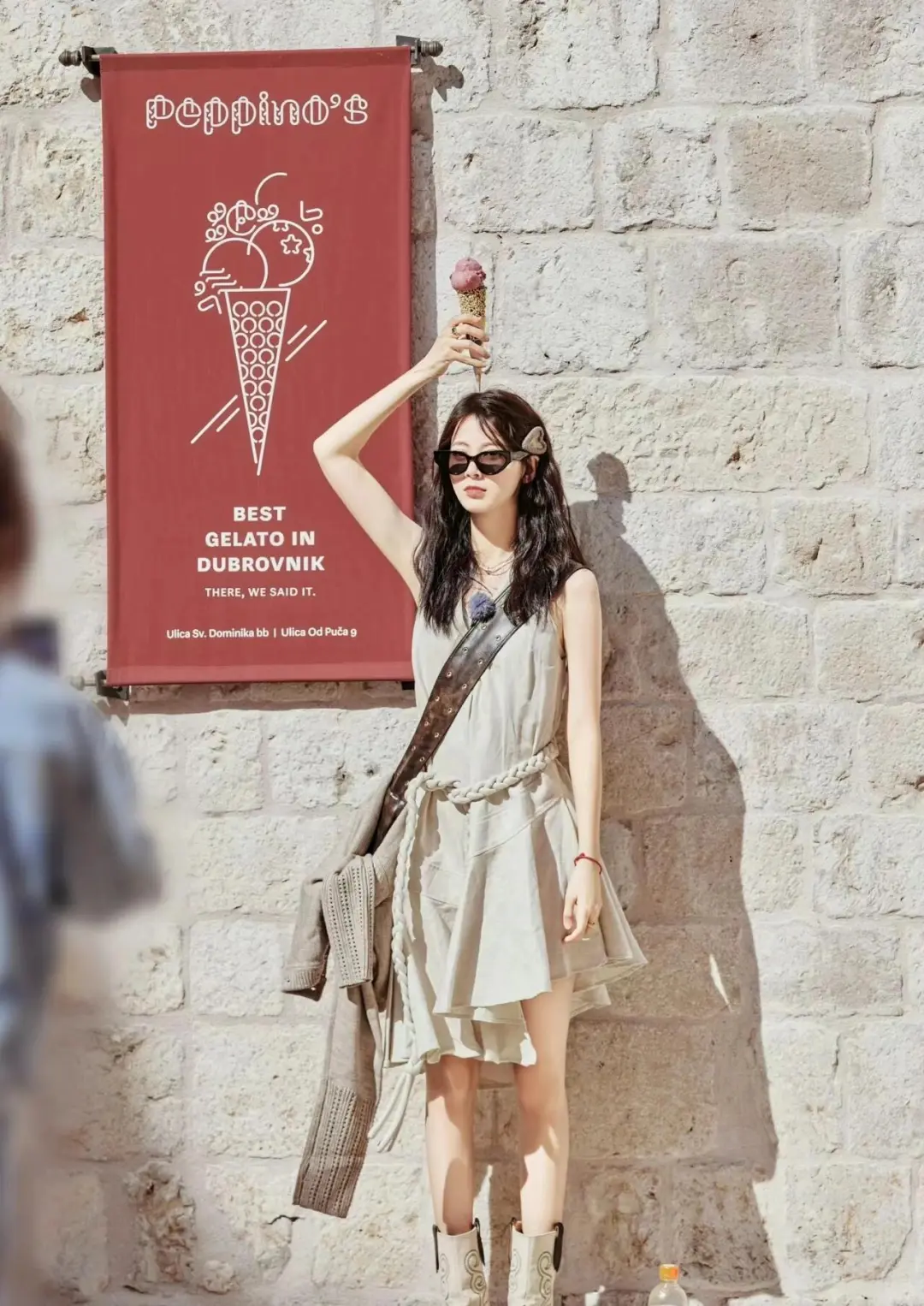 赵昭仪向花少团喊话：下次一起全员古装出街