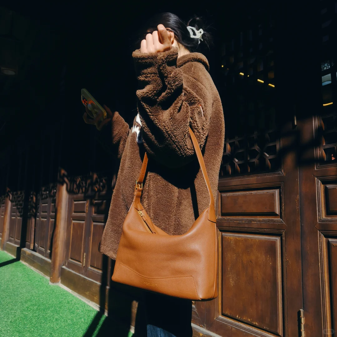 复古棕纹包太出片啦✨