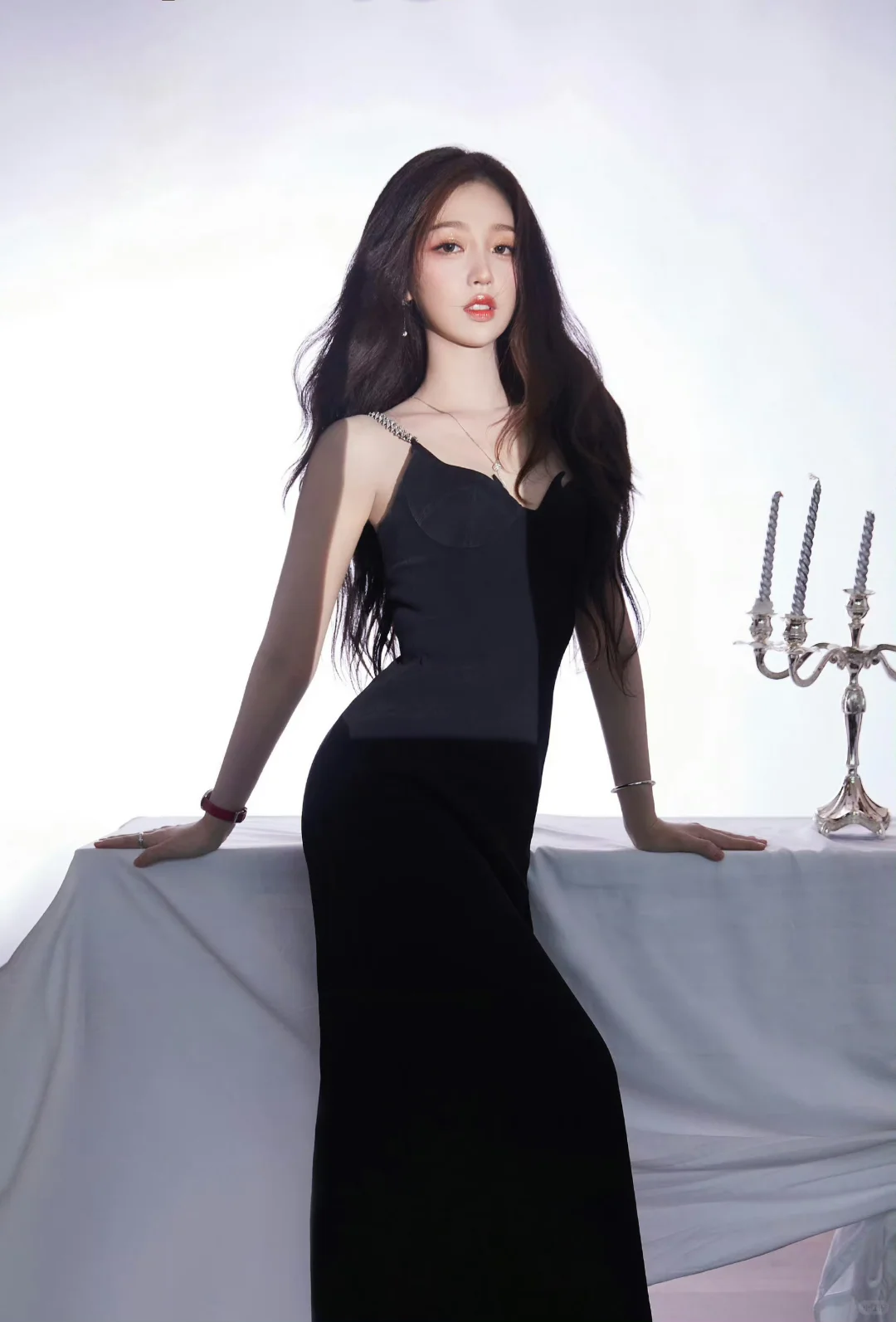 虞书欣 黑色吊带 豪门千金