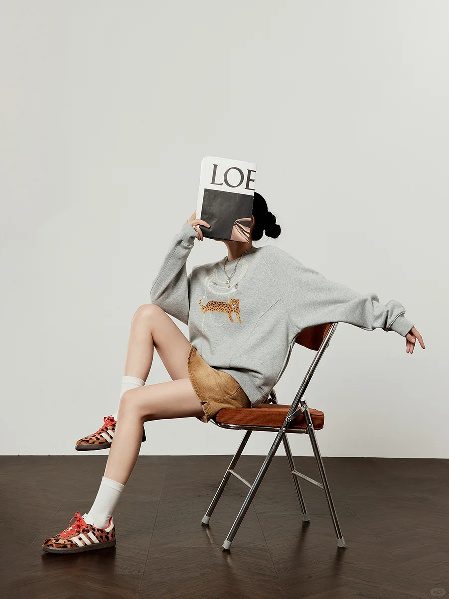 秋季穿搭 | 豹纹卫衣配牛仔裙显瘦减龄🤩