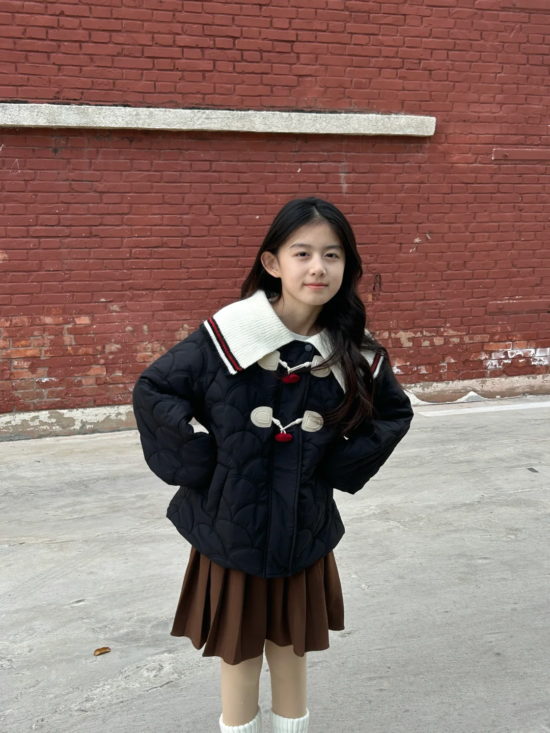 她就站在那里我就觉得好看