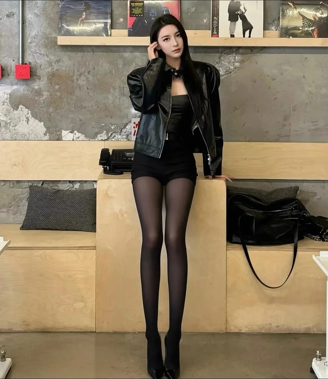 你的眼神像海，一眼万年～