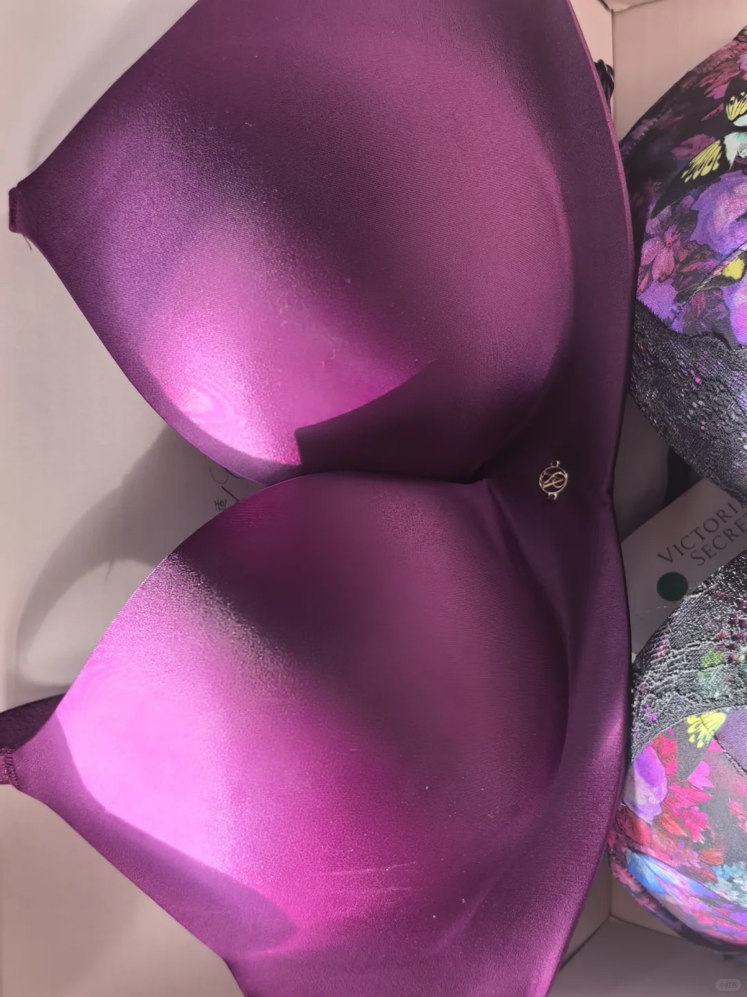 维密：妹妹说紫色很有韵味