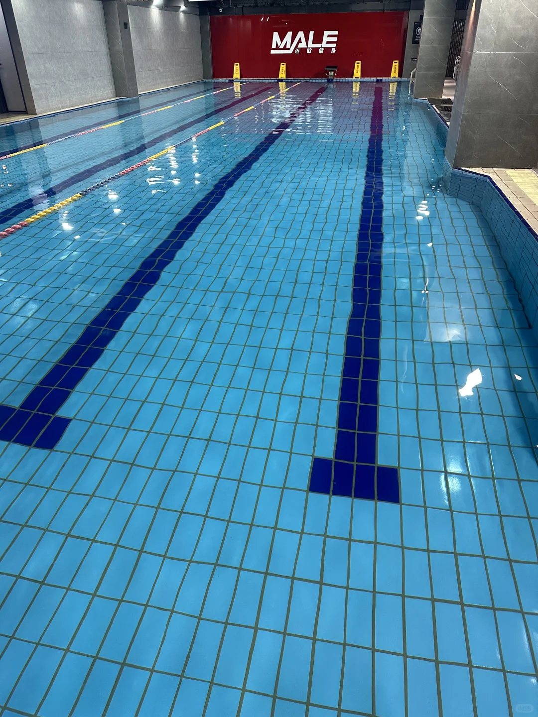 武汉学游泳、游泳女教练、关山大道附近