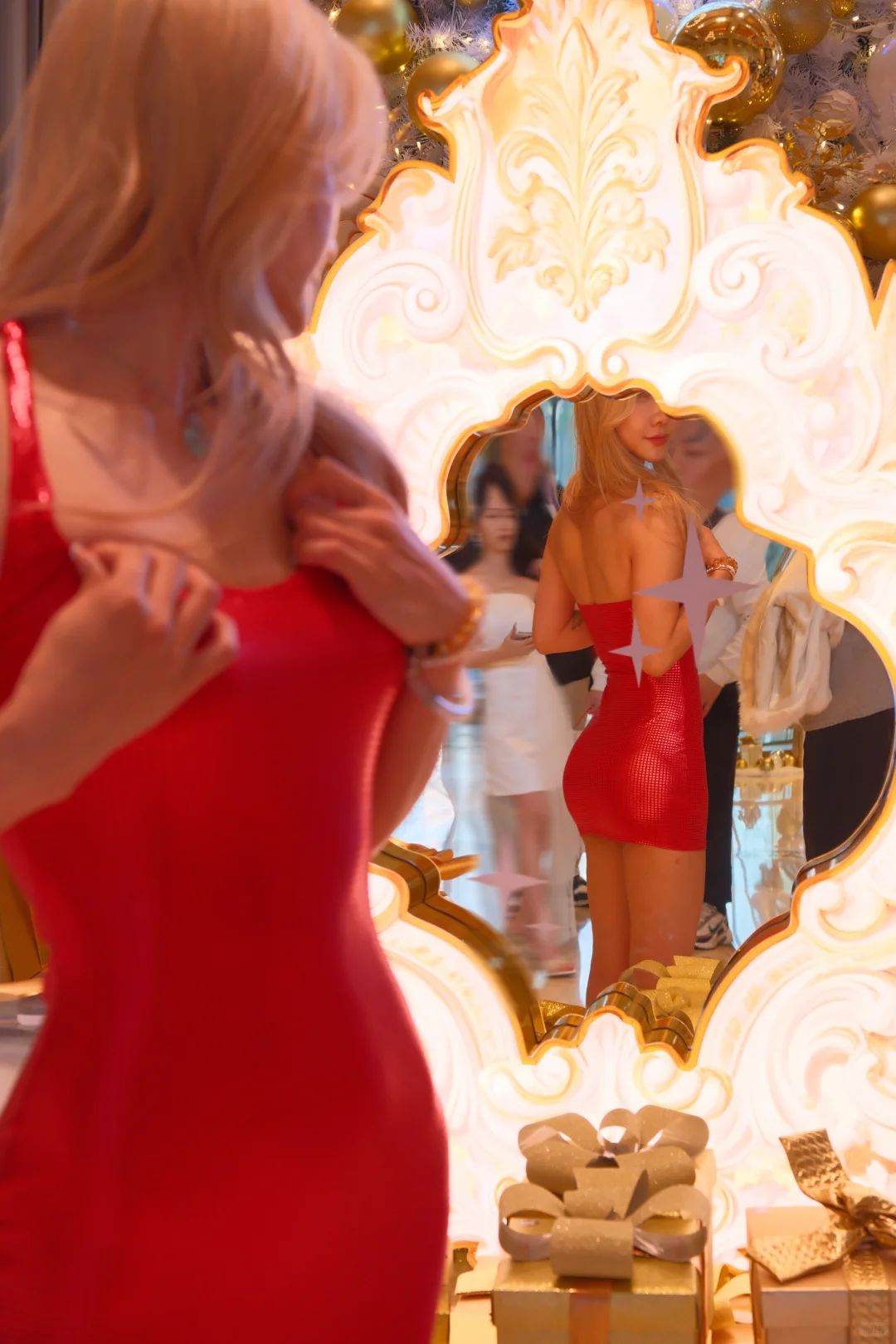 健身就是为了圣诞穿包臀裙