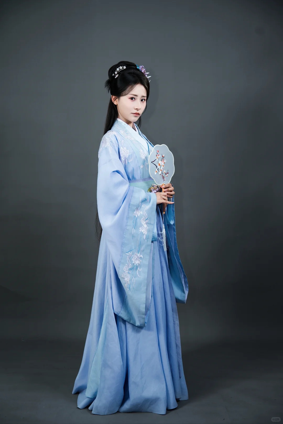 秀一波美女古风妆造