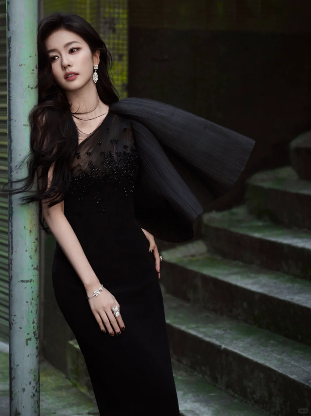 白鹿尖叫之夜造型，风情万种的港风美人~😍