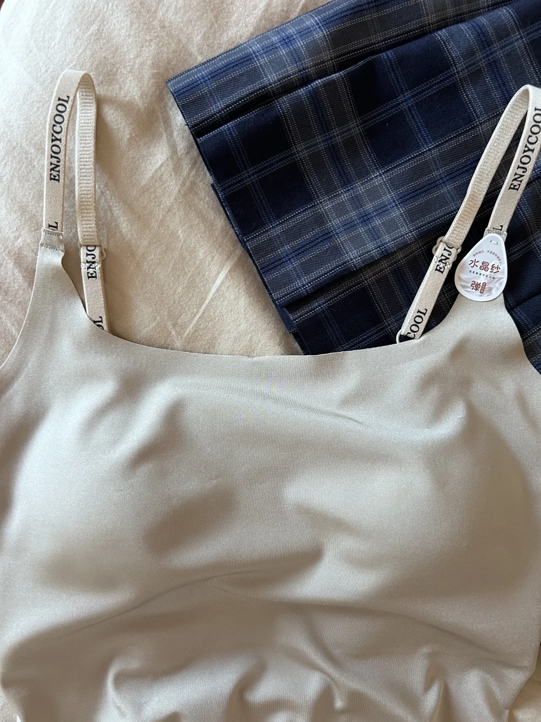 高级感满满的吊带内搭 实拍