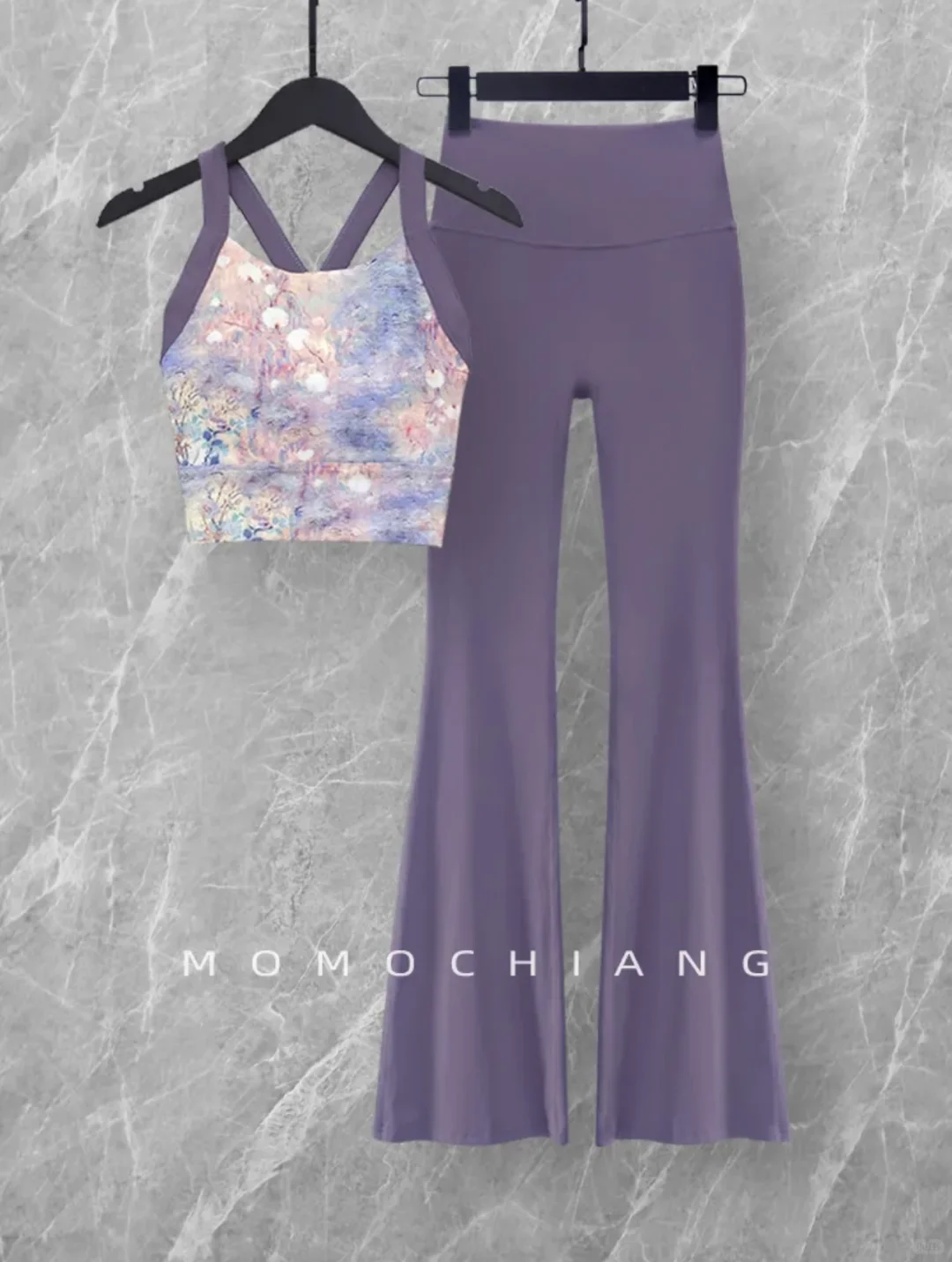 又是一款卖爆的打底背心