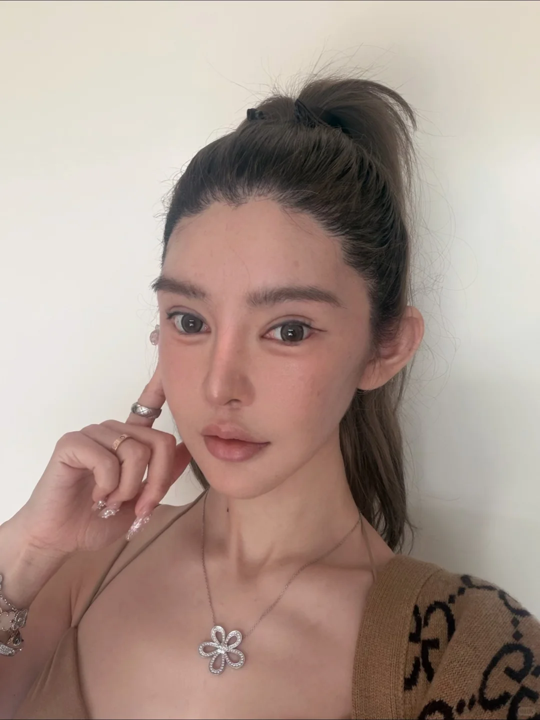 锐评一下，42岁这张脸看着真的很科技吗？