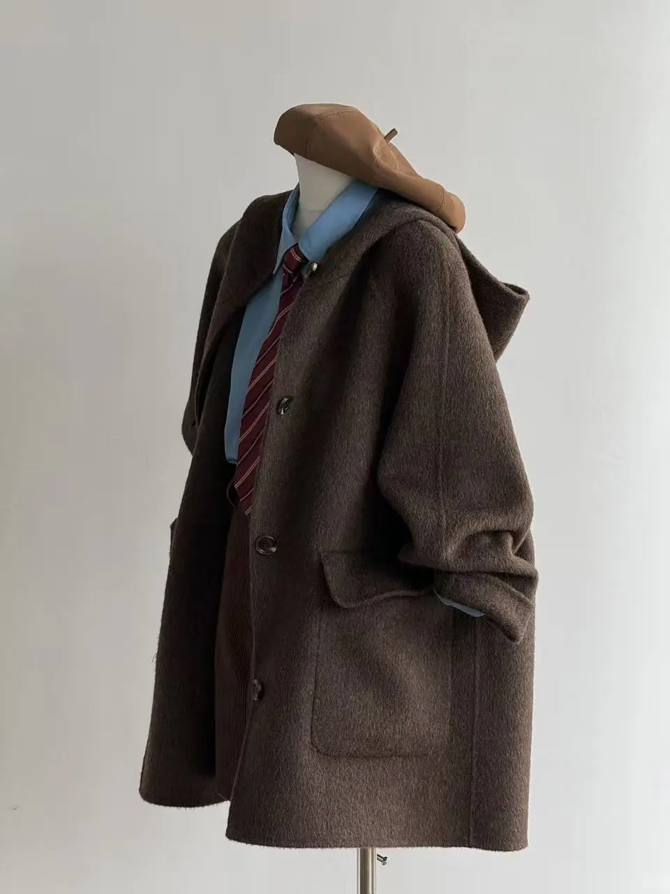 时装周群聊|棕色大衣搭配蓝色衬衫💙🤎