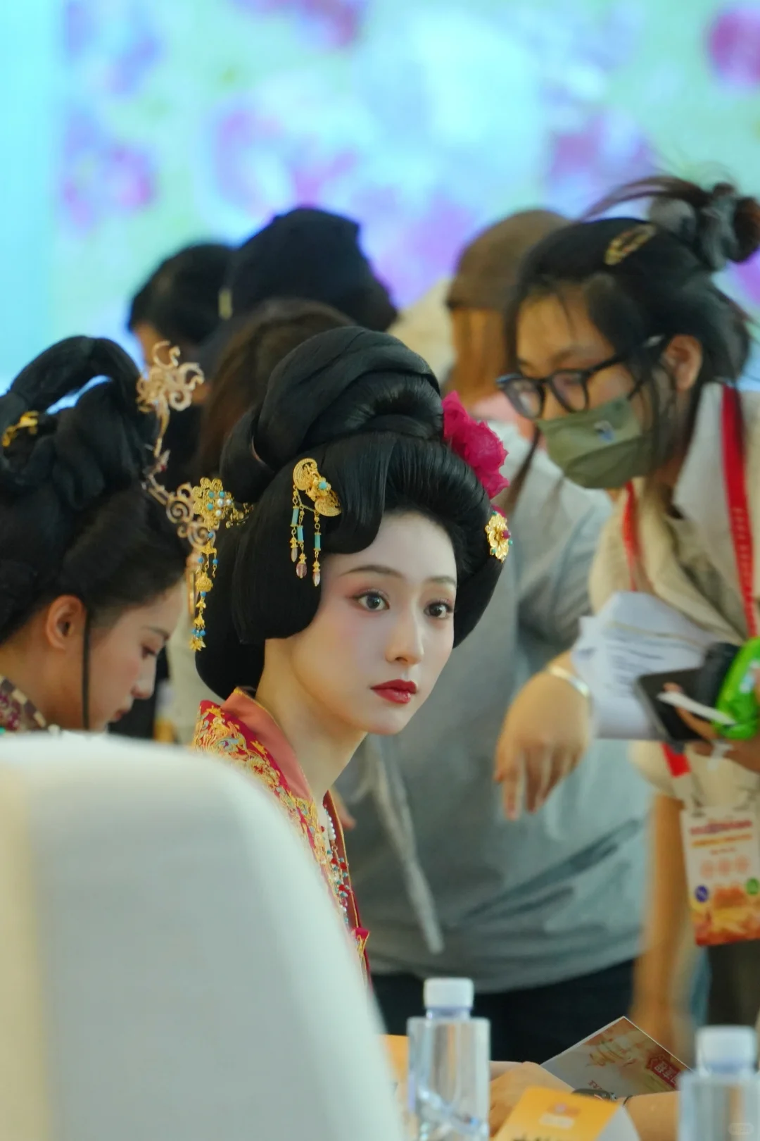 拍到了胡连馨好权威可爱的一张脸