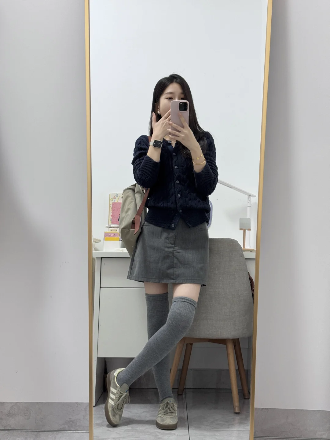 长袜短裙灰色系穿搭