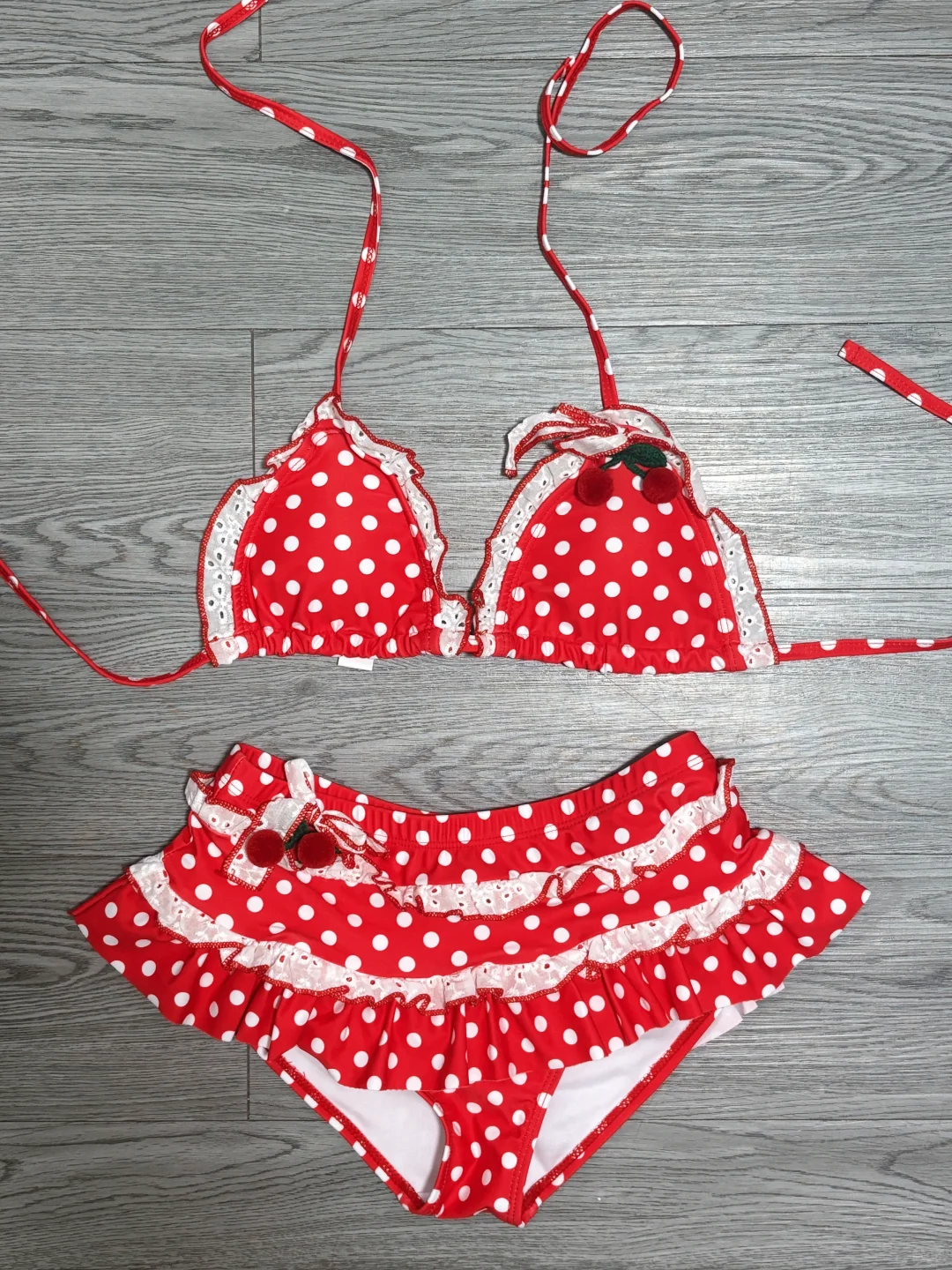 左滑上身！帮我穿上甜妹波点小泳衣！