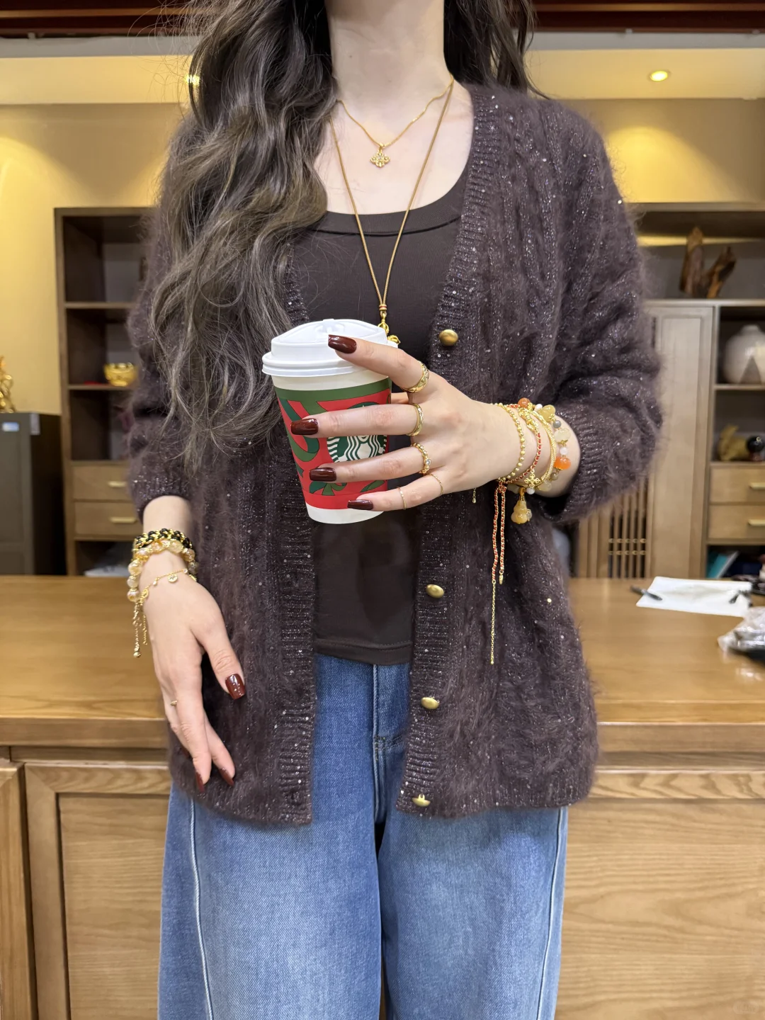 女老板说我太显眼了，这可怎么办？