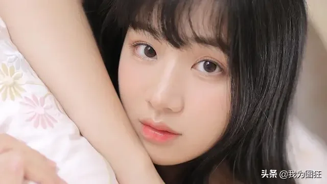 肤如凝脂貌若桃花美女写真