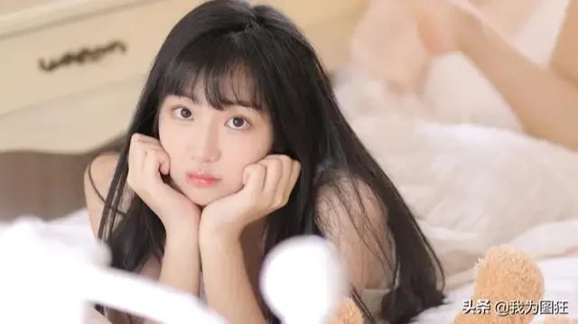 肤如凝脂貌若桃花美女写真