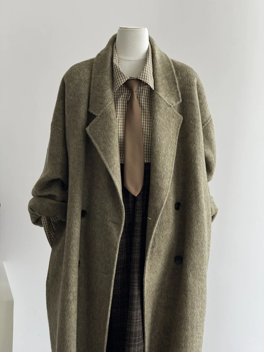 复古女孩必备的橄榄绿大衣🏈