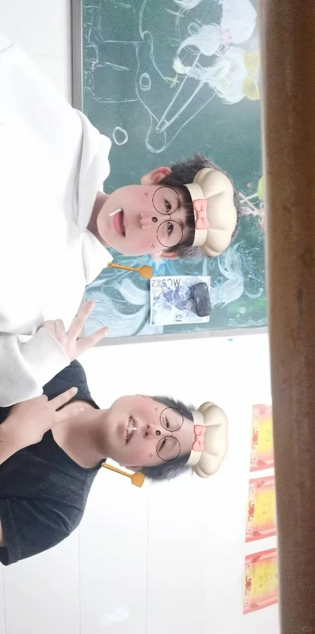 有趣的不是校园生活 而是校园生活里有你们.