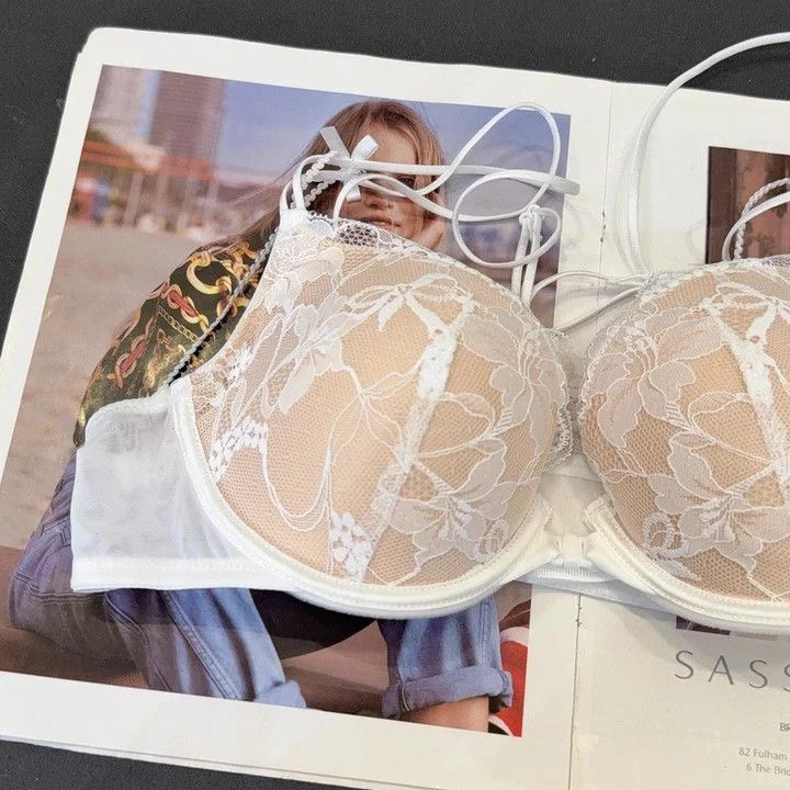 蕾丝控狂喜！3色“氛围感内衣”，软到像被云朵