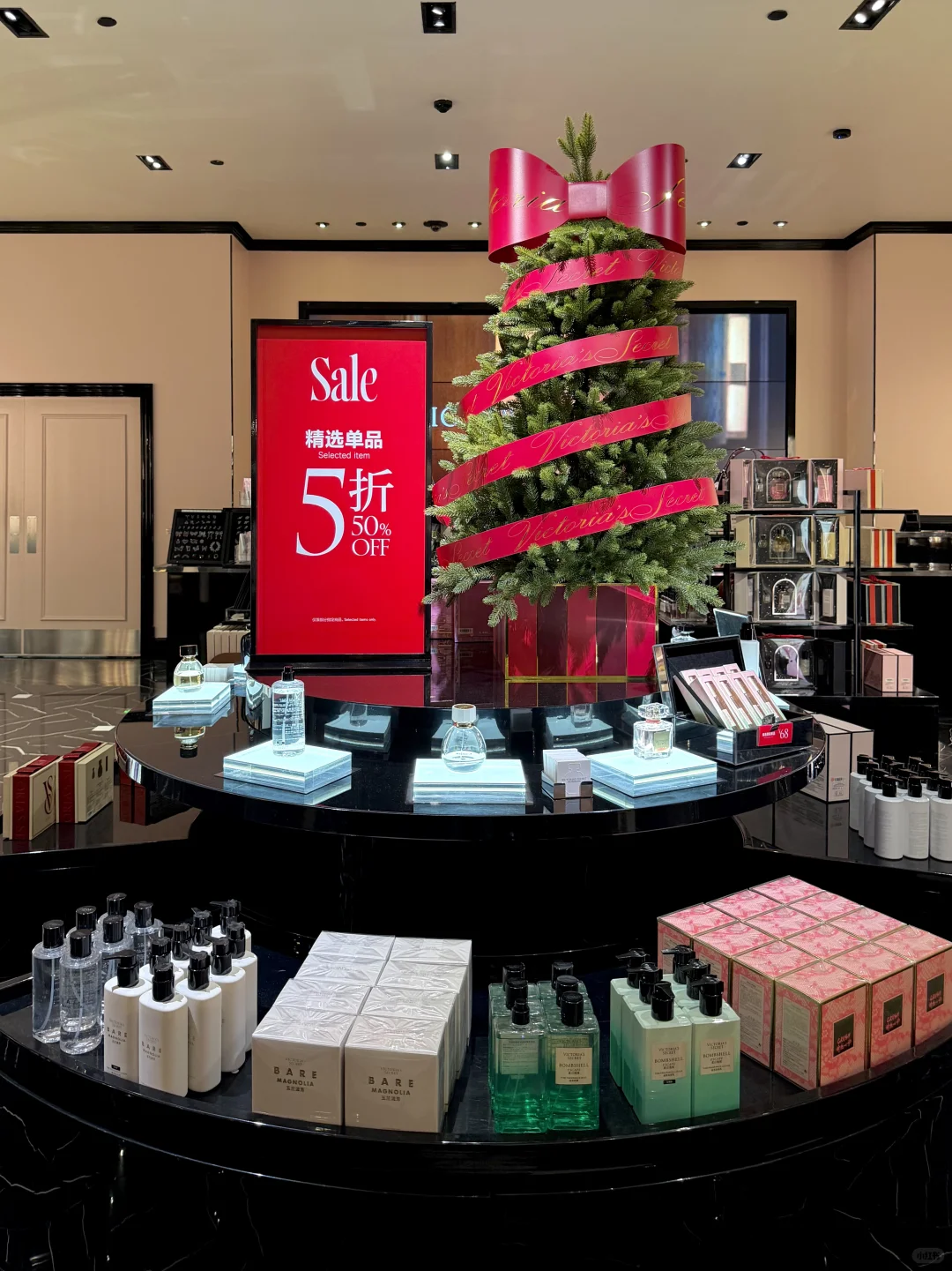 成都人都接到通知了吗！！年终3折买维密啦！！