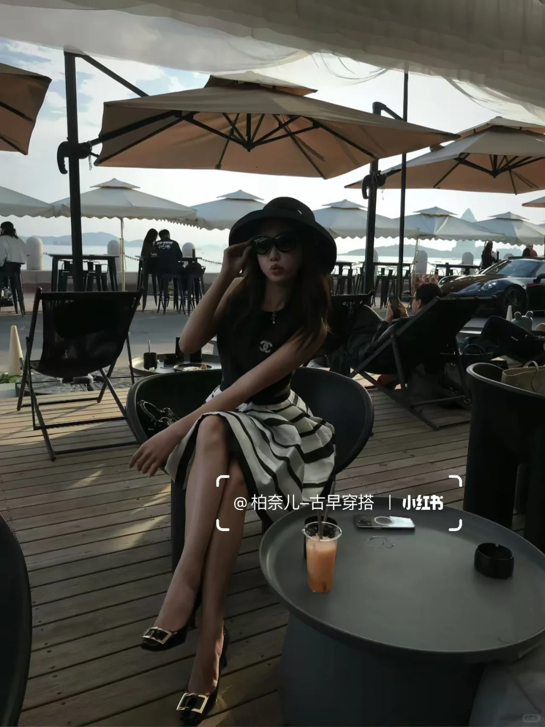 几十万人在蹲的连衣裙