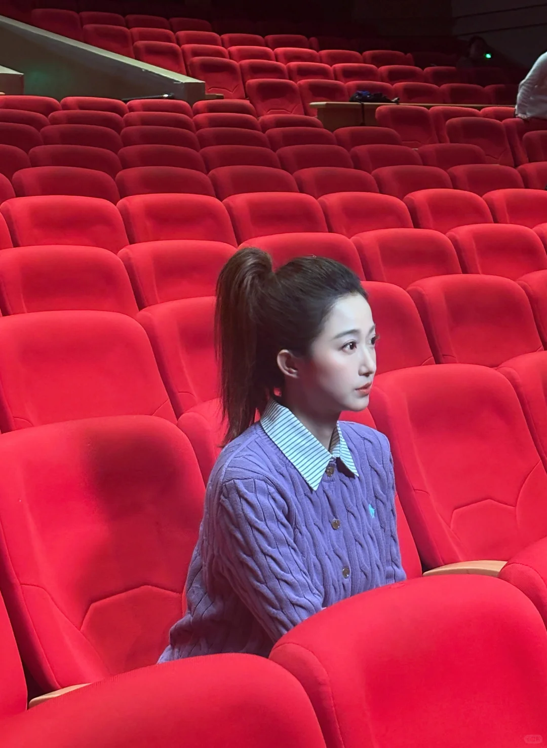 细软塌的超完美高马尾—秒变青春女大学生