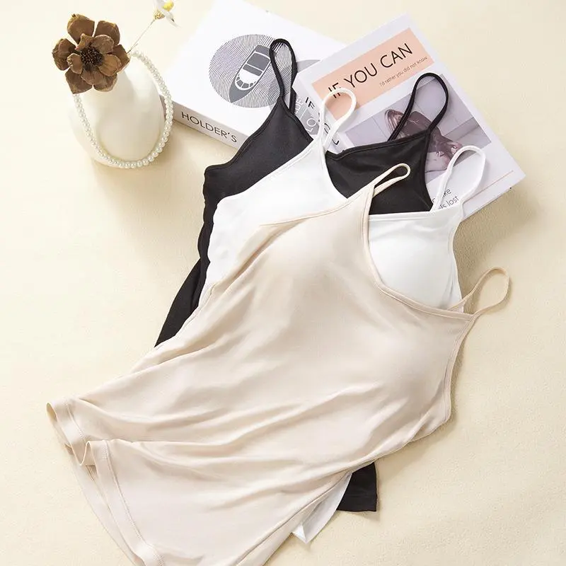 白色真丝吊带背心，夏日必备小性感❄️