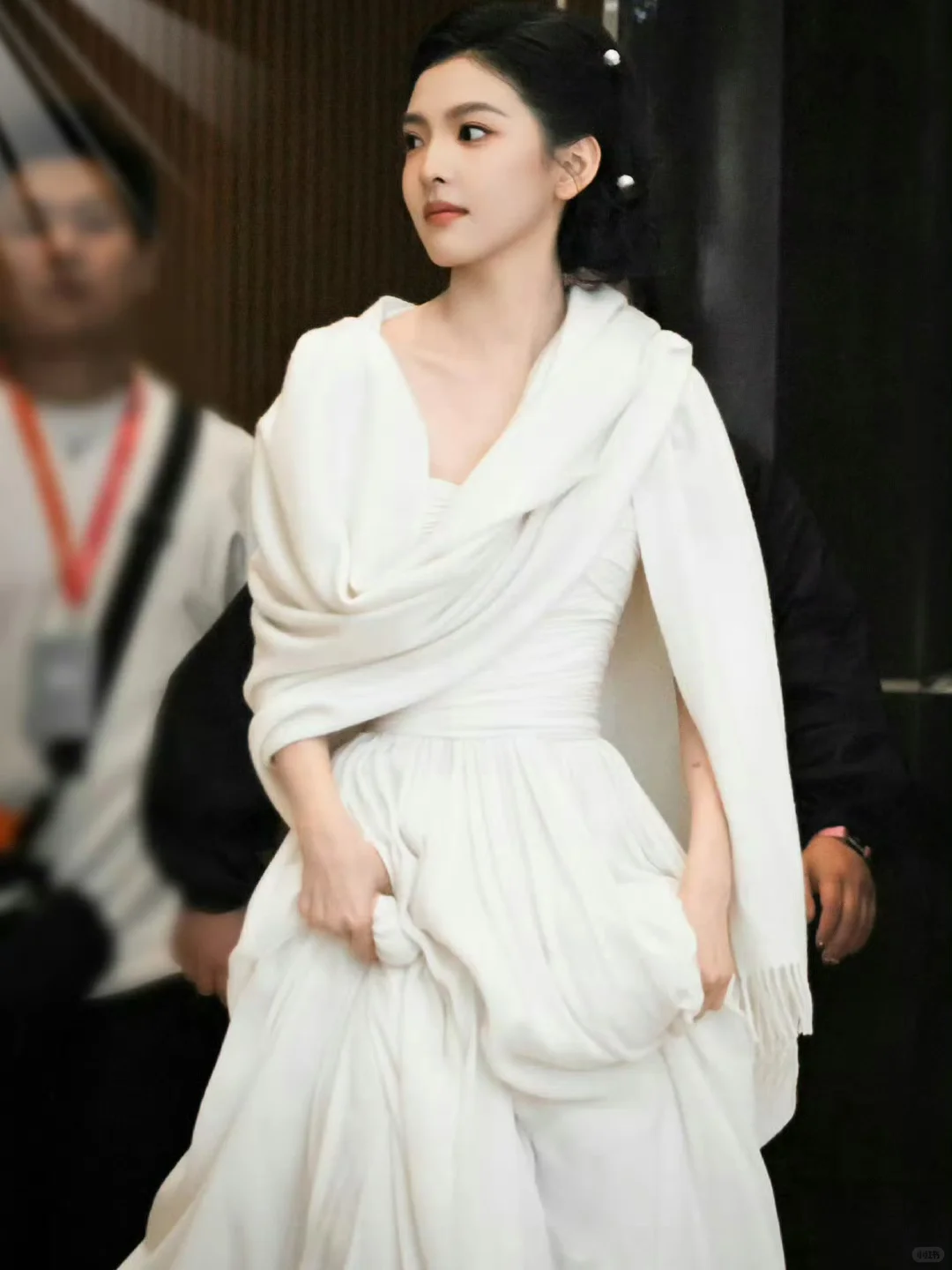 这一刻，她胜似天使降临人间✨