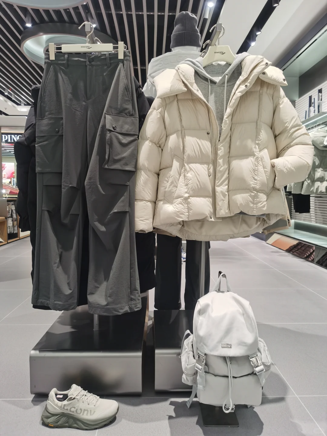 索康尼女款今日搭配