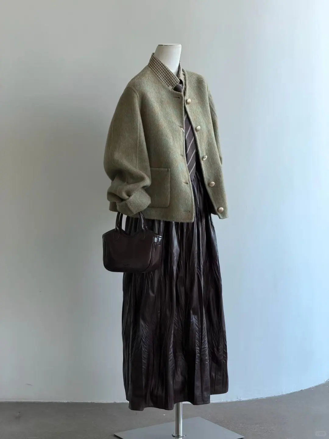 棕绿色穿搭🤎秋冬的复古氛围感好浓郁