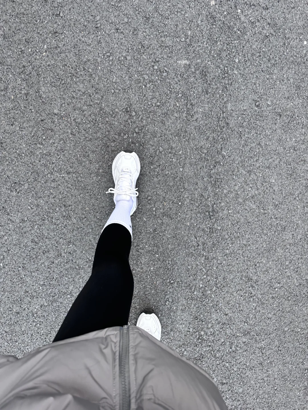 永远喜欢灰色羽绒服