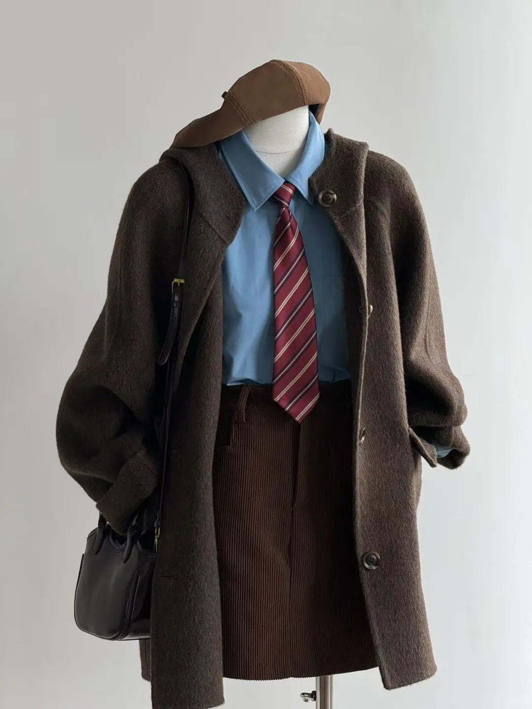 时装周群聊|棕色大衣搭配蓝色衬衫💙🤎