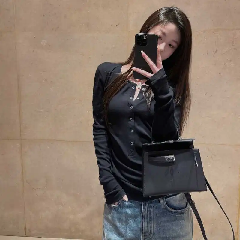 美式辣妹风白色半开领T恤超绝！🔥