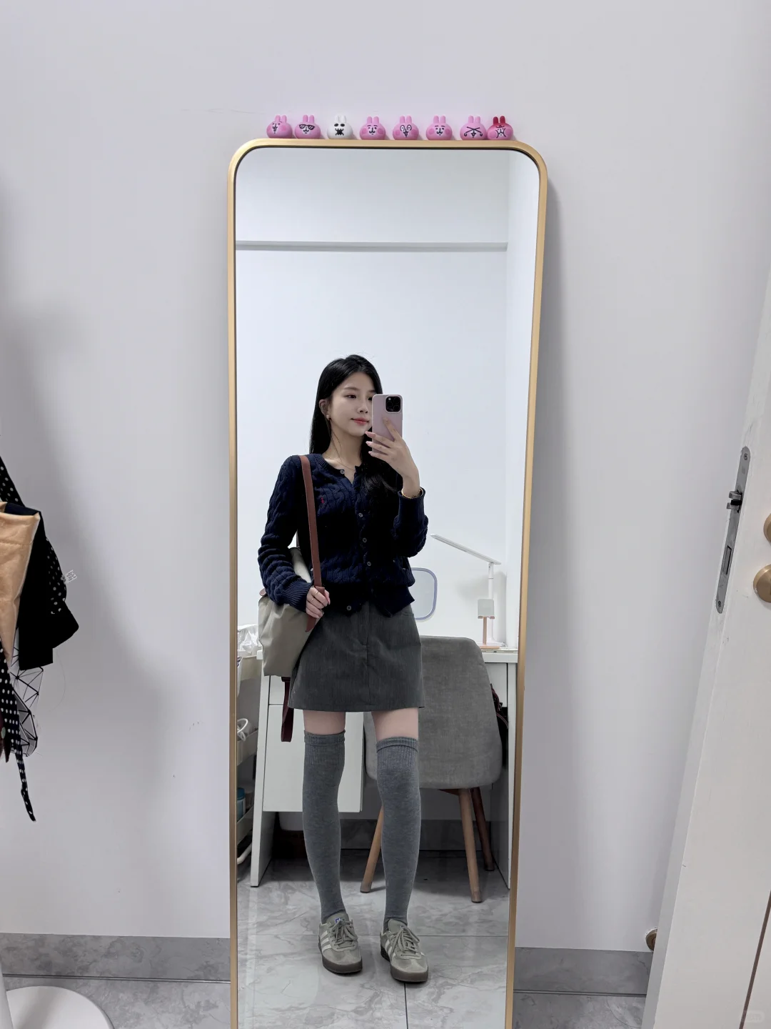 长袜短裙灰色系穿搭