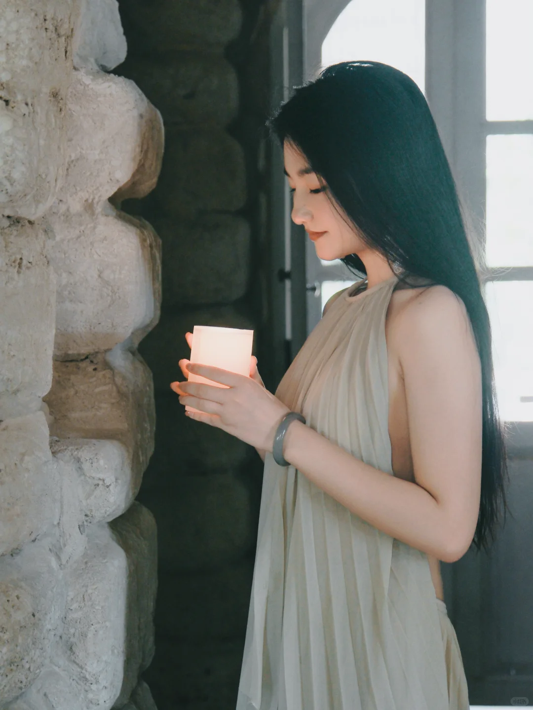 古希腊掌管神灯的她