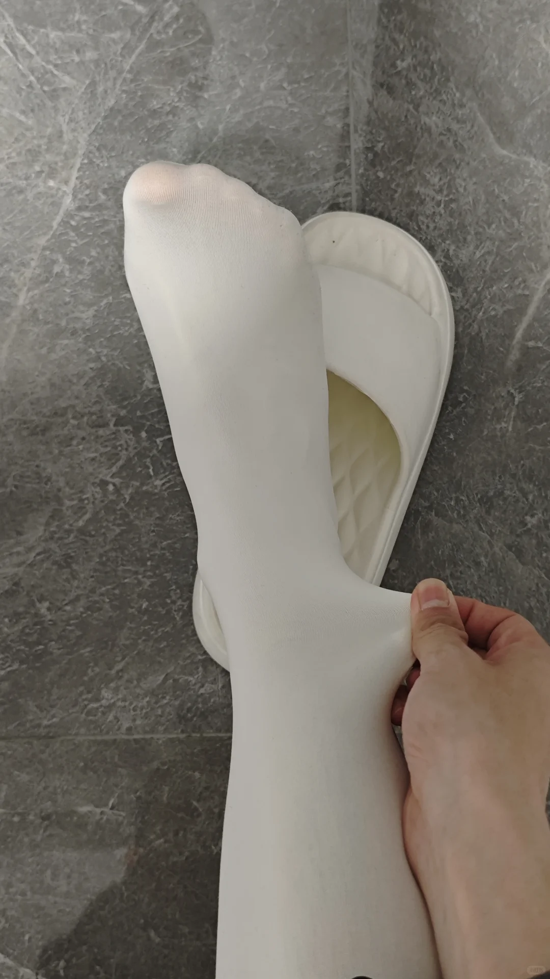 骗人的，其实还是喜欢厚白